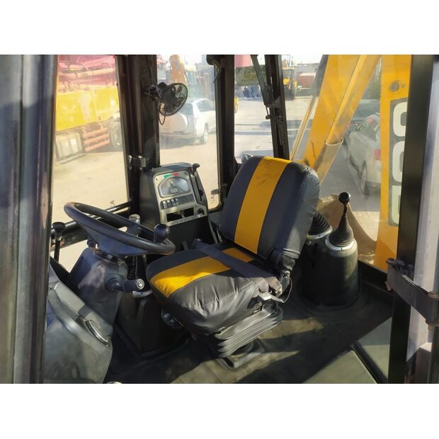2019 JCB 3DX-49284522