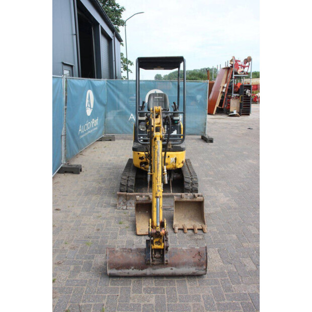 2012 Komatsu PC16R-3HS-49290000