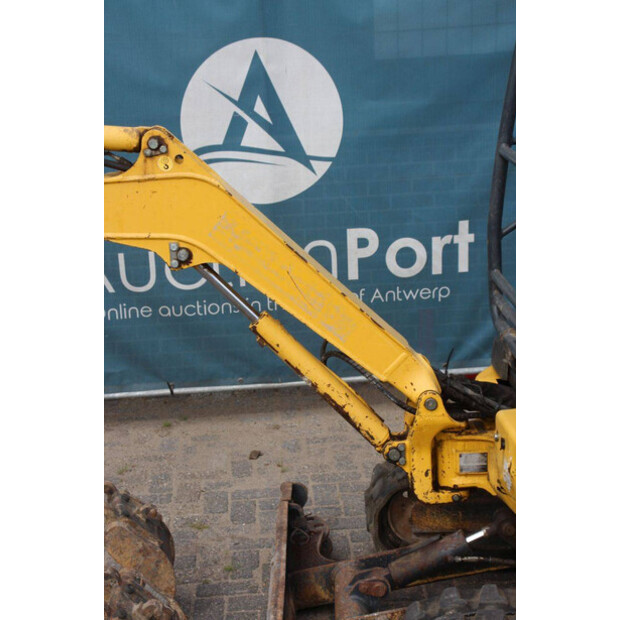 2012 Komatsu PC16R-3HS-49290005