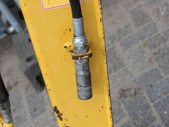 2012-komatsu-pc16r-3hs-1492821-49290009
