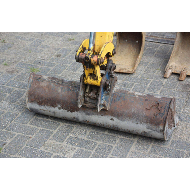 2012 Komatsu PC16R-3HS-49290012