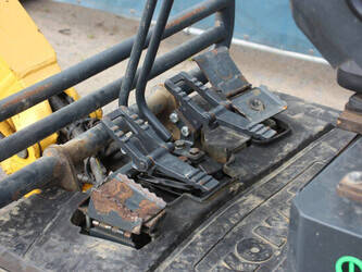 2012-komatsu-pc16r-3hs-1492821-49290024