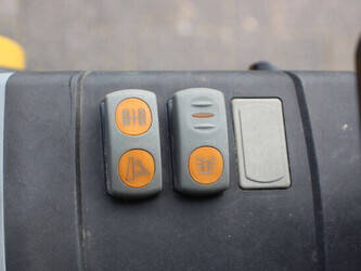 2012-komatsu-pc16r-3hs-1492821-49290030