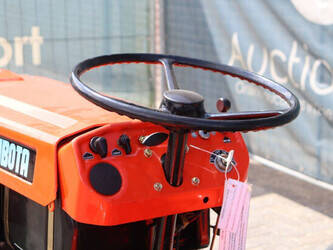 kubota-b7001-1492840-49290551