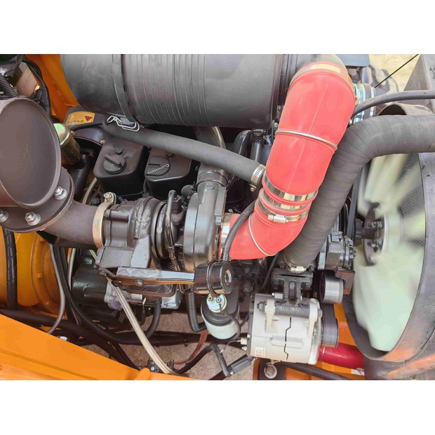 2024 جيه سي بي 3CX-49295785