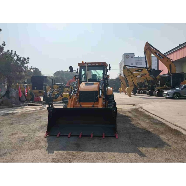 2024 جيه سي بي 3CX-49295793