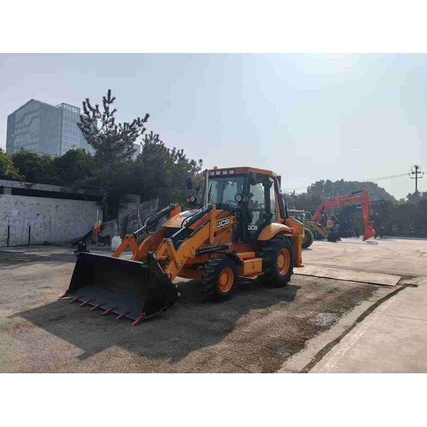 2024 جيه سي بي 3CX-49295795