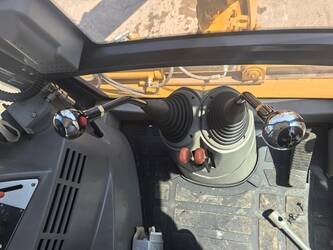 2024-jcb-4cx-1492895-49295883