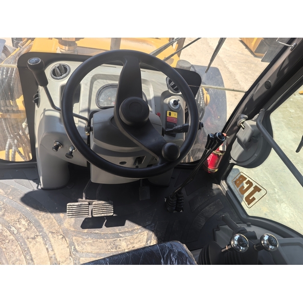 2024 JCB 4CX-49295885