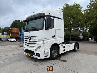 2015-mercedes-benz-actros-1492901-cover-image