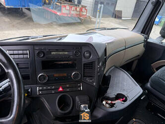 2015-mercedes-benz-actros-1492901-49296306