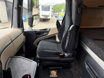 2015-mercedes-benz-actros-1492901-49296307