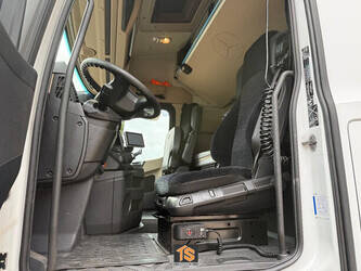 2014-mercedes-benz-actros-1845-1492902-49296317