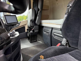 2014-mercedes-benz-actros-1845-1492902-49296318