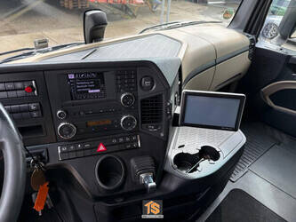 2014-mercedes-benz-actros-1845-1492902-49296320