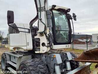 صورة ل حفارات مجنزرة ليبهير A910 Compact litronic