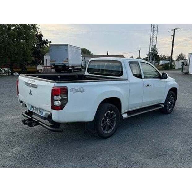 MITSUBISHI L200-49296535