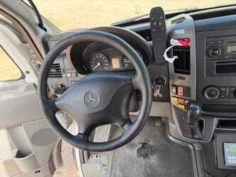 mercedes-benz-sprinter-1492922-49296647
