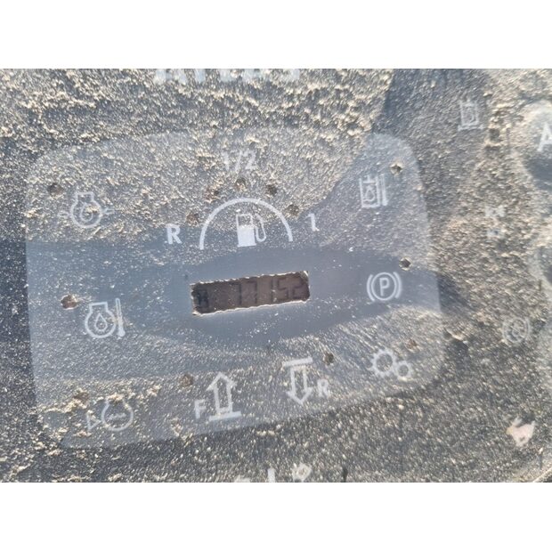 2002 اطلس-49299512
