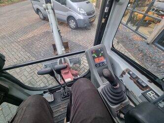 2014-takeuchi-tb216-1493340-49300005
