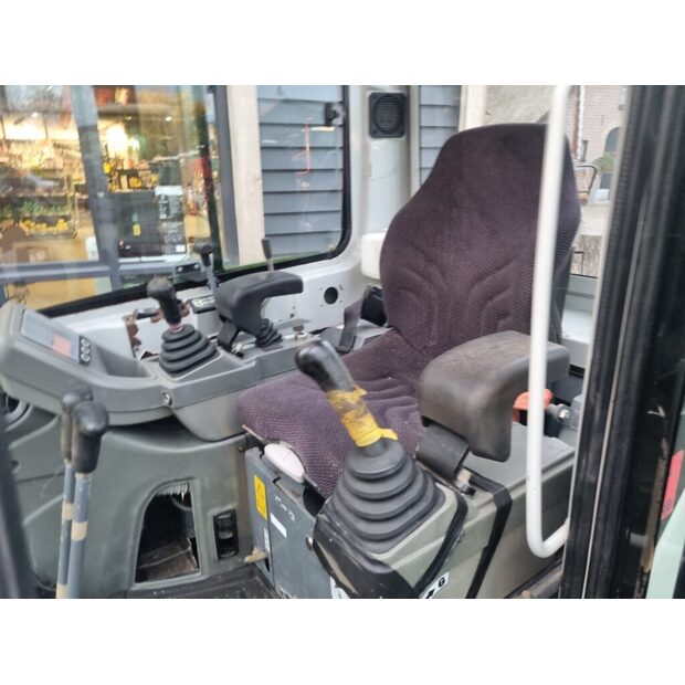 2014 TAKEUCHI TB216-49300008