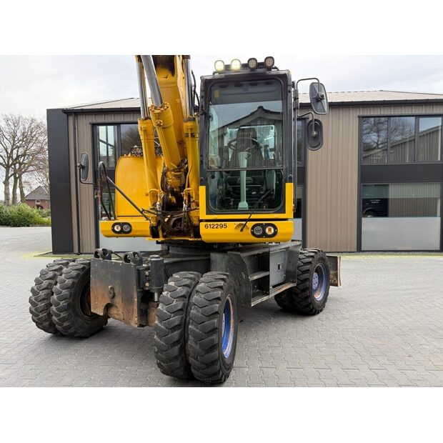 2018 Komatsu PW180-10-49300055