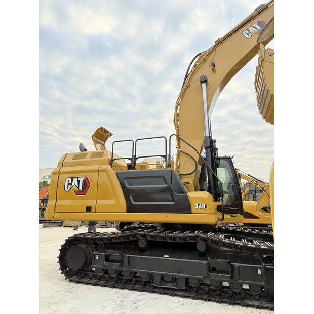 2025 Caterpillar 349-49300729