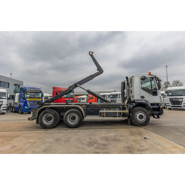 2011 Iveco TRAKKER 410-49301210