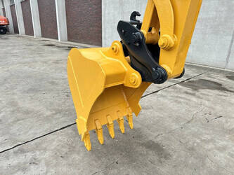 2010-komatsu-pc40mr-1-1493434-49301901