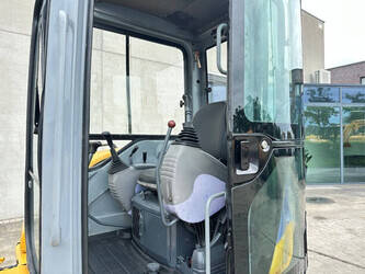 2010-komatsu-pc40mr-1-1493434-49301928
