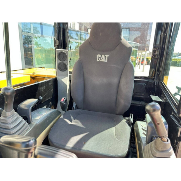 2014 كاتربيلر 305.5E2-49302041