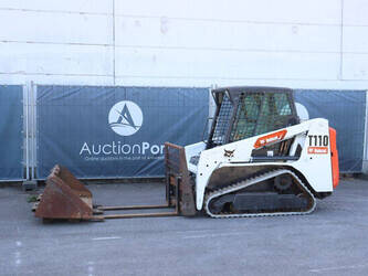 Image for CRAWLER LOADERS 2014 BOBCAT T110