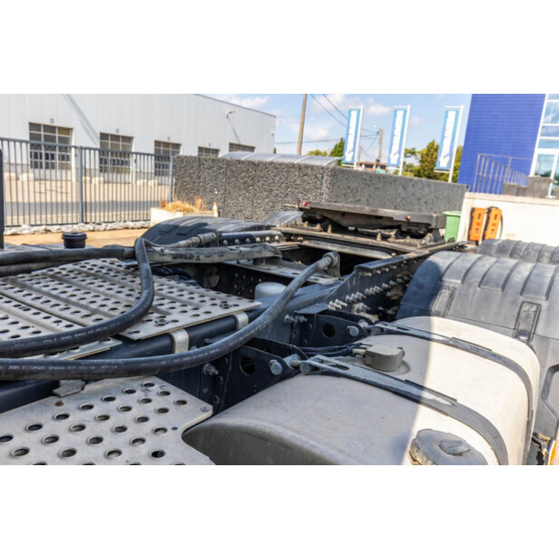 2018 فولفو FH550-49303096