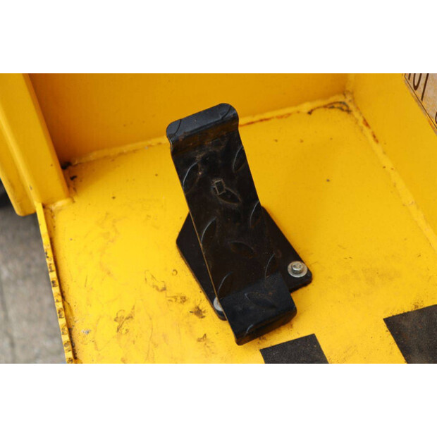 2020 Eurotrac W12-CIF-49303593