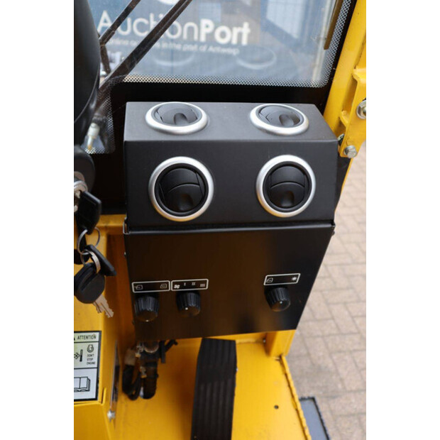 2020 Eurotrac W12-CIF-49303600