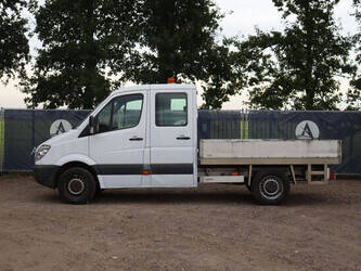 2010-mercedes-benz-310cdi-49304066