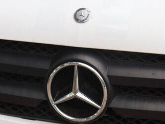 2010-mercedes-benz-310cdi-49304075