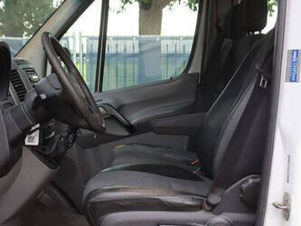 2010-mercedes-benz-310cdi-49304088