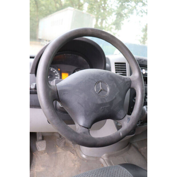 2010 Mercedes-Benz 310CDI-49304092