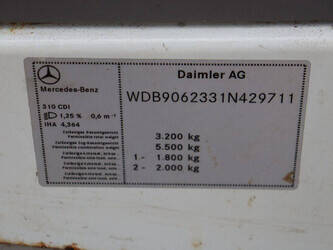 2010-mercedes-benz-310cdi-49304093