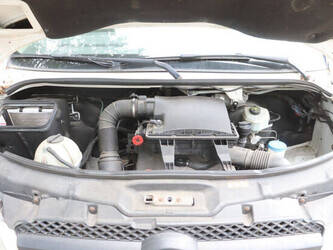 2010-mercedes-benz-310cdi-49304107