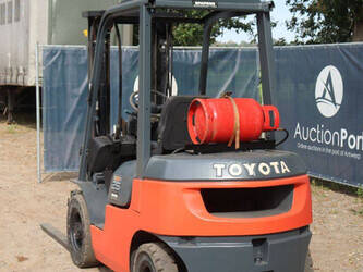2003-toyota-42-7fgf25-1493500-49304366