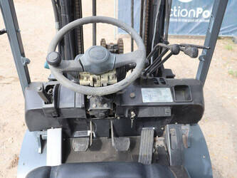 2003-toyota-42-7fgf25-1493500-49304382