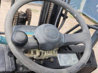 2003-toyota-42-7fgf25-1493500-49304386