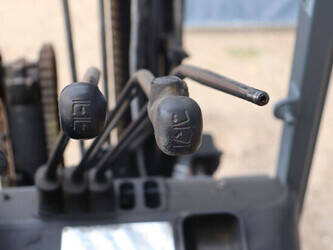 2003-toyota-42-7fgf25-1493500-49304387