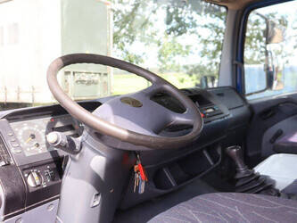 2001-mercedes-benz-970-02-49304480