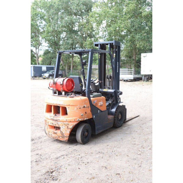2009 دووسان G25G-49304574
