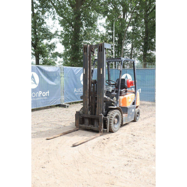 2009 دووسان G25G-49304577