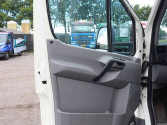 2009-volkswagen-crafter-1493524-49305354