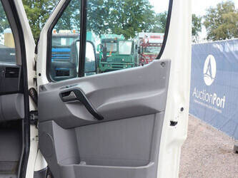 2009-volkswagen-crafter-1493524-49305368